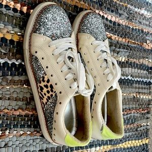 Glittery sneaker!
